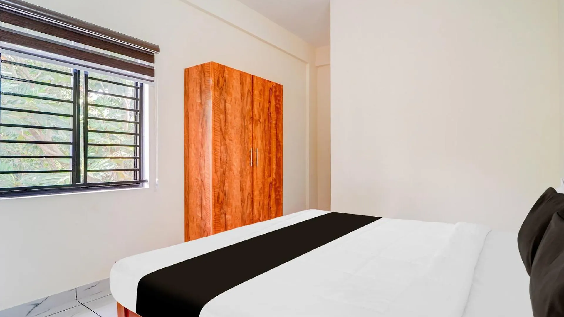 Super Hotel O Hmt Colony Kochi Formerly Pullans Arcade 3*,