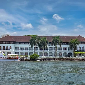 Отель Brunton Boatyard - A Cgh Earth Experience