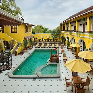 Forte Kochi Hotel