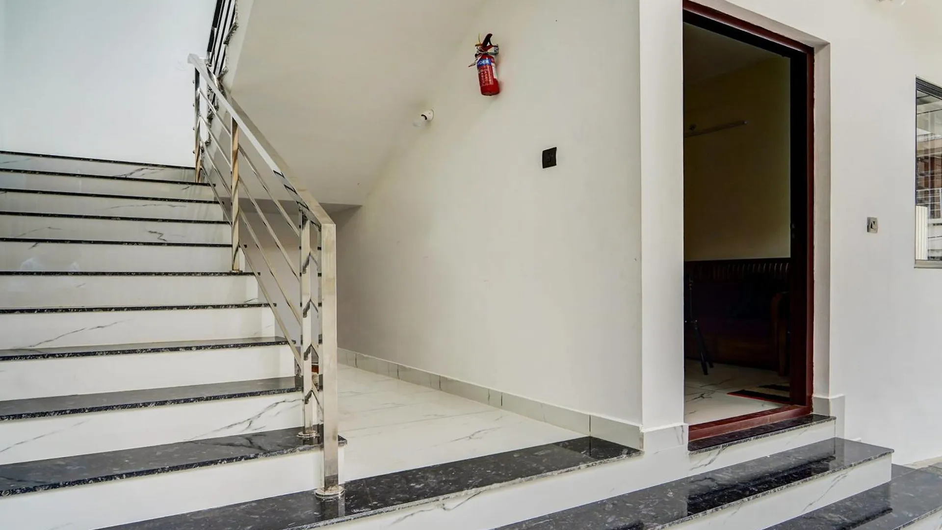 Super Hotel O Hmt Colony Kochi Formerly Pullans Arcade 3*,